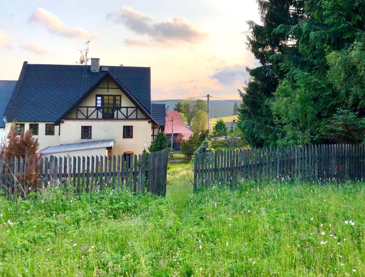 Chalupa Hrazdenka V Krusnych Horach Horní Blatná Zewnętrze zdjęcie
